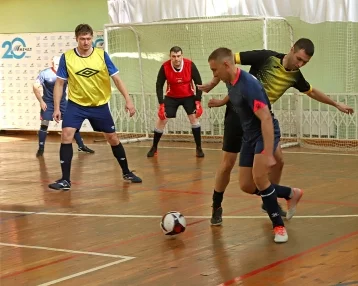 Фото: Руководители «Южного Кузбасса» сыграли в мини-футбол 1