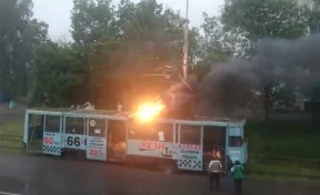 В Прокопьевске во время движения загорелся трамвай
