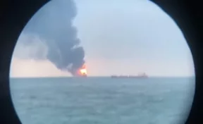 Опубликовано видео пожара на кораблях в Керченском проливе