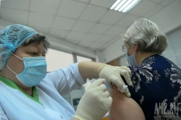 Фото: Более 53 тысяч кемеровчан поставили прививки от коронавируса 1