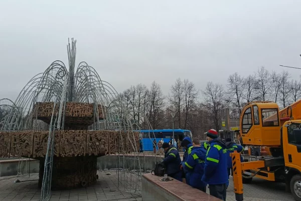 Фонтаны начали готовить к лету в Новокузнецке