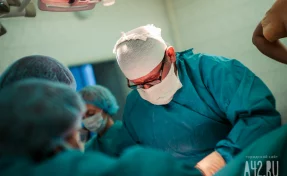 Червяк в глазу, гидравлический пенис и мочевой пузырь из кишки. Уникальные операции 2025 года в Кузбассе