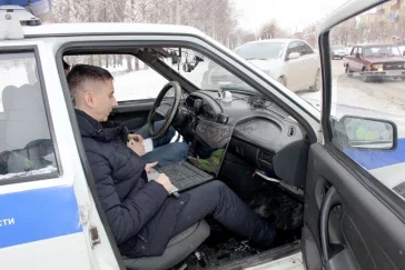 Фото: Кузбасские полицейские показывают нарушителям дорожных правил шокирующее видео  2