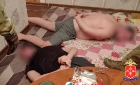 В Кузбассе таксисты избавлялись от конкурентов, прокалывая шины на их автомобилях