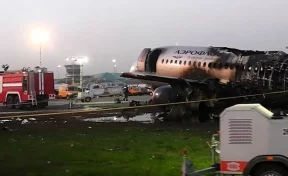 «Чёрный ящик» сгоревшего в Шереметьево самолёта сильно повреждён