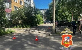 В подмосковных Бронницах женщина насмерть сбила 2-летнюю девочку