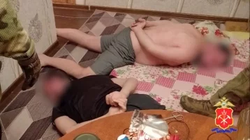 Фото: В Кузбассе таксисты избавлялись от конкурентов, прокалывая шины на их автомобилях 1