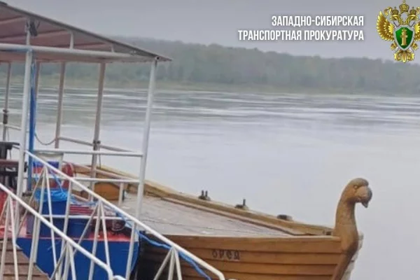 В Кузбассе музей «Томская Писаница» катал пассажиров по Томи с нарушениями