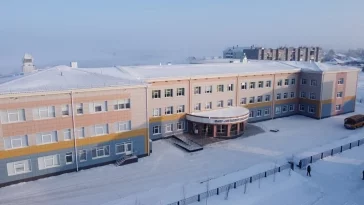 Фото: В Кузбассе открыли новую школу с бассейном 2