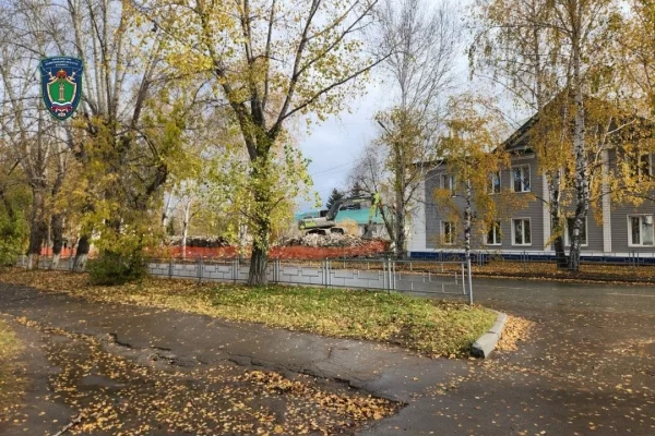 В Юрге снесли аварийное здание после вмешательства прокуратуры