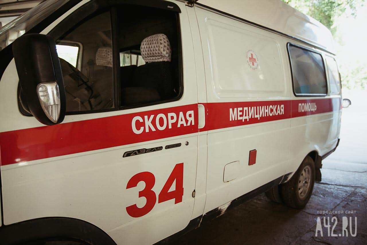 Петербуржец напал на фельдшера скорой помощи и избил его 