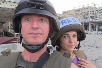 Фото: Американский журналист принял православие и женился на девушке из Донецка 1