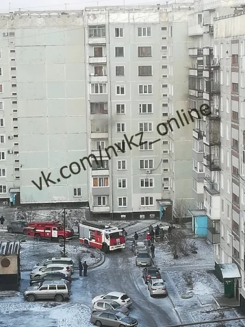 Фото: Семилетний ребёнок прыгнул с шестого этажа во время пожара в Новокузнецке 1
