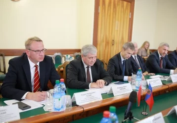 Фото: Губернатор Кузбасса встретился с послом Республики Беларусь 1