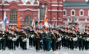 На Красной площади начался парад Победы