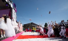 На фестивале GrelkaFest в Шерегеше 7 пар торжественно зарегистрировали брак