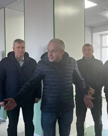 Заместитель губернатора Кузбасса выявил нарушения при ремонте поликлиники