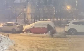 В Химках за ночь мужчина повредил 27 покрышек автомобилей, припаркованных во дворе