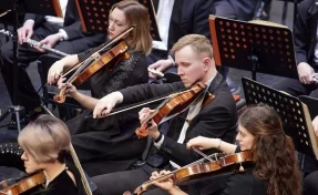 «Тайны пятых симфоний»: в Филармонии Кузбасса выступит дирижёр из Донецка