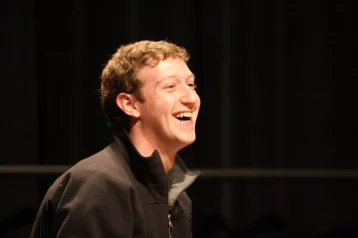 Фото: Основатель Facebook получил учёную степень через 12 лет после ухода из Гарварда 1