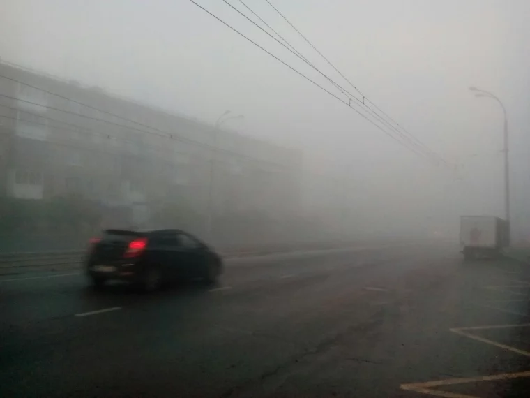 Фото: Кемеровчан предупреждают о плохой видимости на дорогах 1