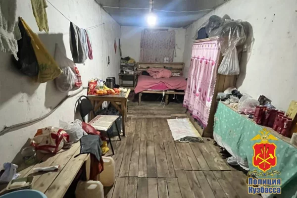 В Кузбассе 10 мигрантов жили в промзоне и фиктивно работали на пилораме