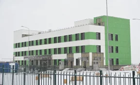 В Кузбассе подрядчик срывает сроки строительства детской поликлиники: работы должны закончить до конца года