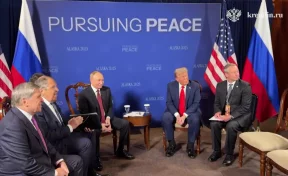 На Аляске проходит встреча Путина и Трампа в формате «трое на трое»