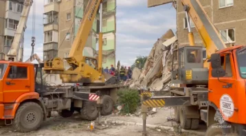 Фото: В Нижнем Тагиле из-под завалов рухнувшего дома спасли 7 детей и 8 взрослых 1