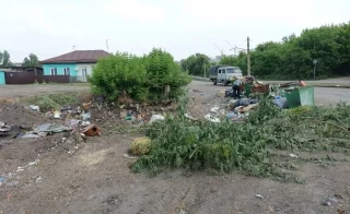 Кемеровчане пожаловались на заваленный мусором частный сектор: мэр оценил проблему
