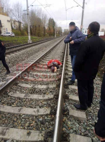 Фото: В Кузбассе поезд насмерть сбил перебегавшего пути мужчину 1