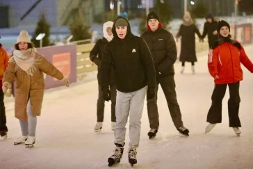 Фото: Кемеровские студенты приняли участие в массовом заезде на коньках  2