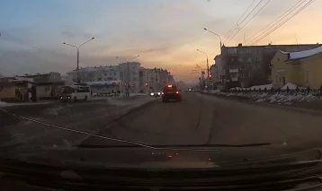 Фото: Момент наезда на ребёнка в Новокузнецке попал на видео 1