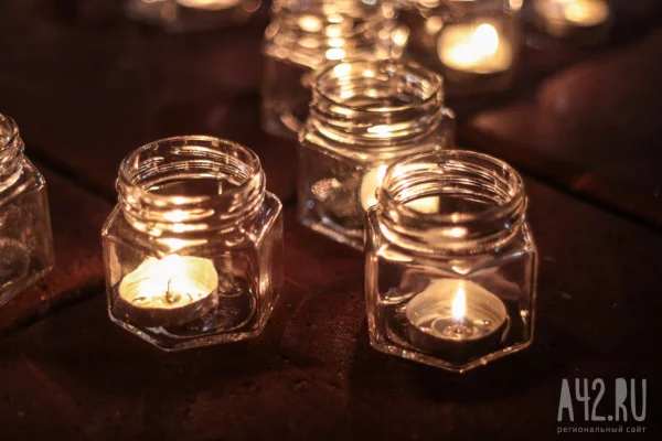 В Москве организовали стихийный мемориал в память об актрисе Вере Алентовой