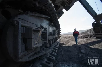 Фото: Минуглепром: в Кузбассе за 5 месяцев сократилась добыча угля, но выросла зарплата шахтёров 1