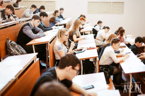 В Минобрнауки раскрыли, сколько выпускников смогут поступить на бюджет в вузы