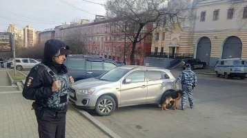 Фото: Неизвестный открыл стрельбу в хабаровском УФСБ: есть погибшие 1