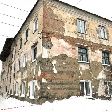 Фото: В Новокузнецке снесут жилой дом, у которого рухнула крыша 2