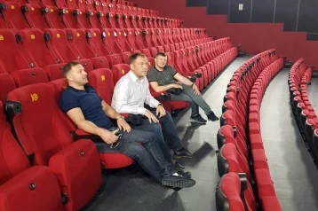 Фото: Илья Середюк сообщил, что кинотеатр «Юбилейный» станет лучшим за Уралом 1