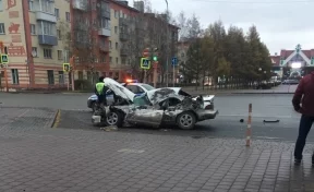 Авто смяло после столкновения с автобусом: появились подробности ДТП в Кузбассе