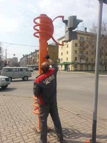 Фото: Более 600 светофоров Кемерова очистили от незаконной рекламы 1