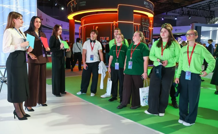 Фото: Молодёжная делегация «СУЭК-Кузбасс» приняла участие в работе Российской энергетической недели 3