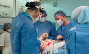 В Кузбассе врачи спасли девочку с разрывом печени после аварии