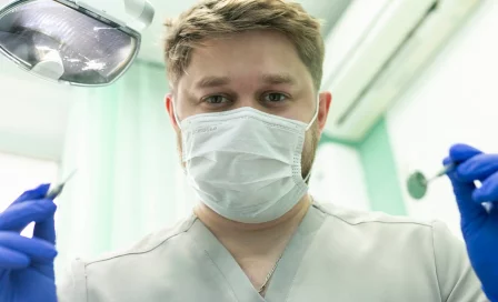 Почему хорошее протезирование — это не быстро: опыт кемеровского стоматолога-ортопеда