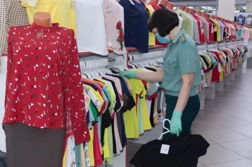 Фото: В кузбасском магазине нашли контрафактную одежду на 1,5 млн рублей 1
