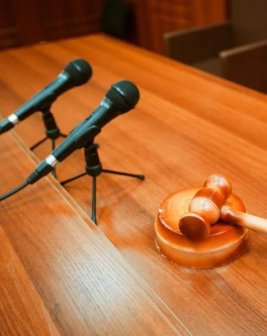 В Свердловской области суд вернул квартиру находившемуся в запое продавцу