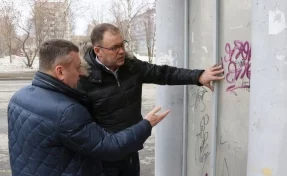 «Город станет похожим на гетто»: мэр Кемерова отреагировал на необычную идею борьбы с расклейщиками объявлений