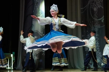 Фото: «Сибирскому калейдоскопу» — 35 лет: Губернаторский театр танца отметил юбилей грандиозным концертом 1