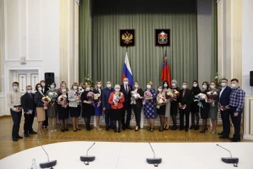 Фото: Губернатор Кузбасса вручил награды медикам за борьбу с коронавирусом 5