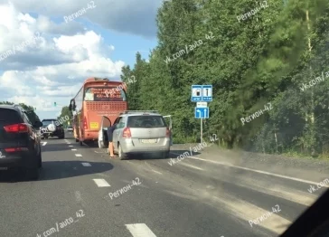 Фото: Возле Кедровки Opel врезалась в автобус 2